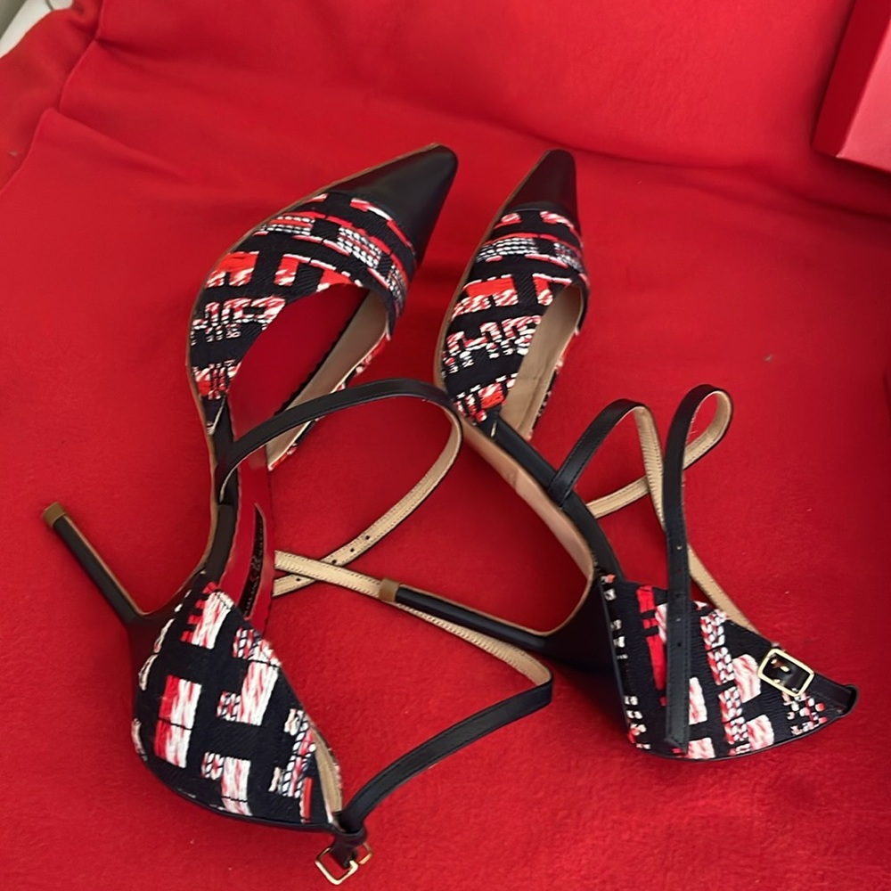 Authentic Carolina Herrera heels size 6 - Picture 8 of 17